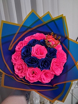 Glitzer: Individuelle Bestelkung zum Valentinstag mit Duftglitzerrosen, mit Beleuchtung. (Pink ist Neonfarbe)