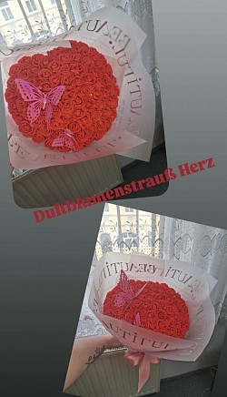 Duftrosenstrauß Lebesherz: Duftrosenblümenstrauß im Herzform und Schmetterlingen